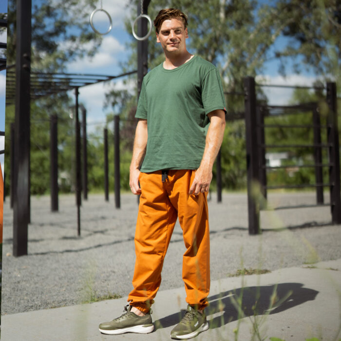 tshirt blue sand green black